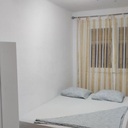Metro La Salut Apartment Badalona Exterior photo