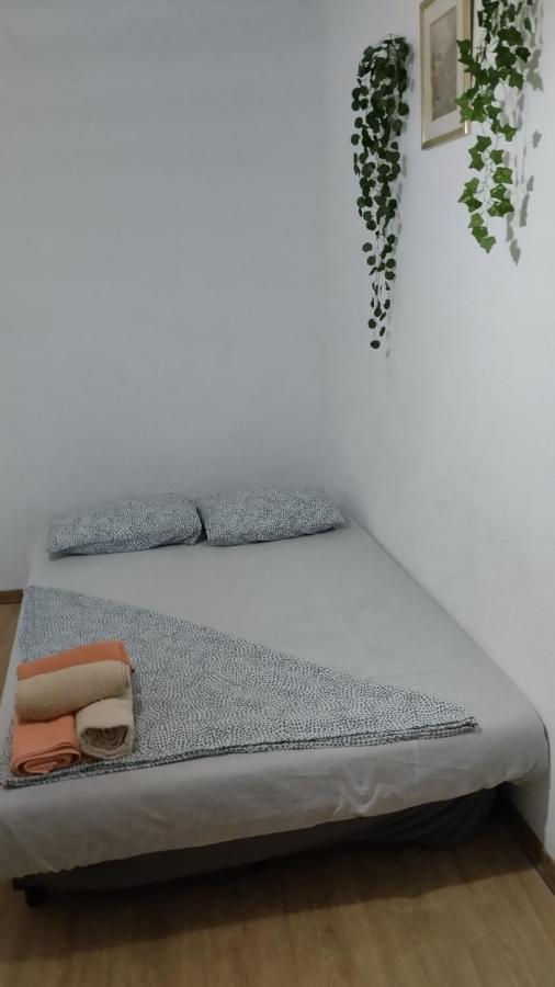 Metro La Salut Apartment Badalona Exterior photo